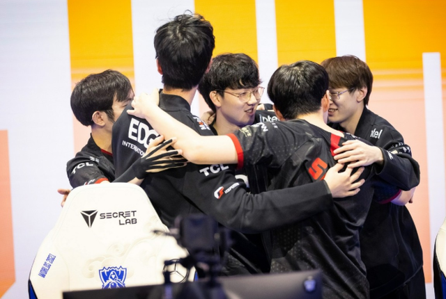 在足球比赛 在足球比赛